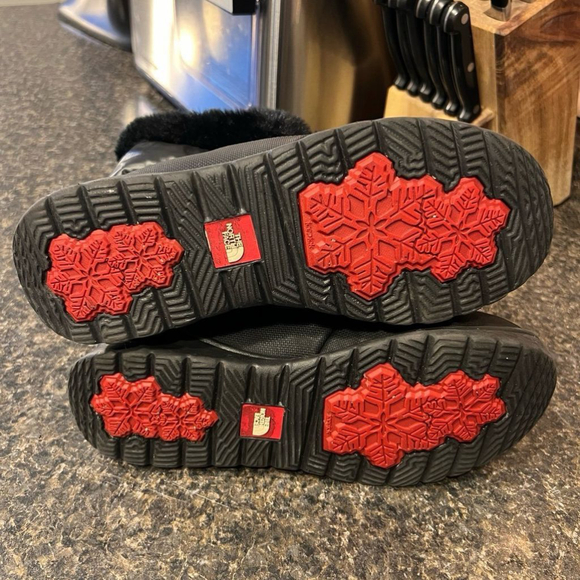 The North Face Nupste III Lightweight Down Boots - Picture 8 of 11